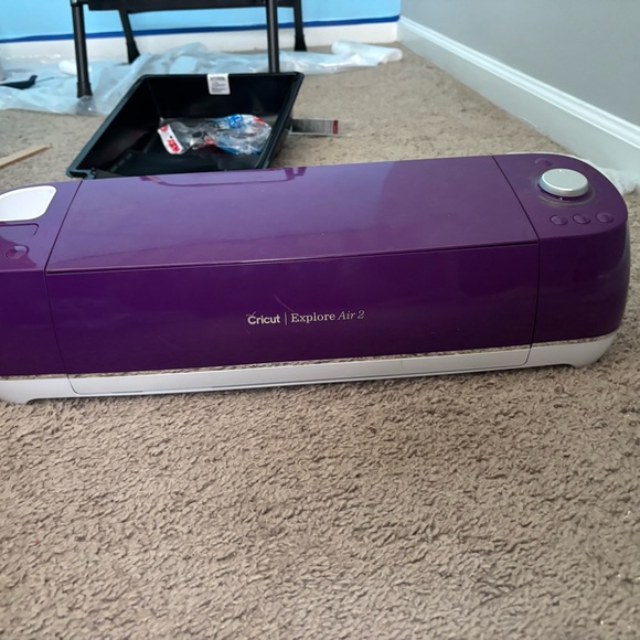 Cricut Explore Air 2 Purple Crafting Machine - Picture 1 of 1